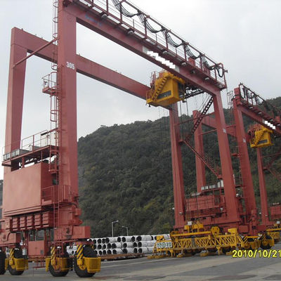 RTG Rubber Tire Container Gantry Crane 20 T 25 T للميناء