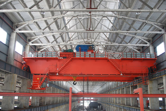 Q345B QDY 50t 15t 10t 3 Ton Bridge Crane الخبث وعاء رافع مسبك كرين