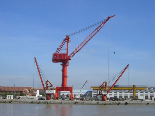 Cabin Control 30ton Harbour Portal Crane Dock Jib Gantry Crane أربعة وصلات من النوع