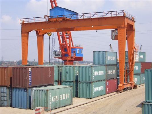 45ton 65ton الآلي الإطارات المطاطية العملاقة كرين 380V المطاط رافعة جسرية متعبة