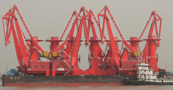 Cabin Control 30ton Harbour Portal Crane Dock Jib Gantry Crane أربعة وصلات من النوع